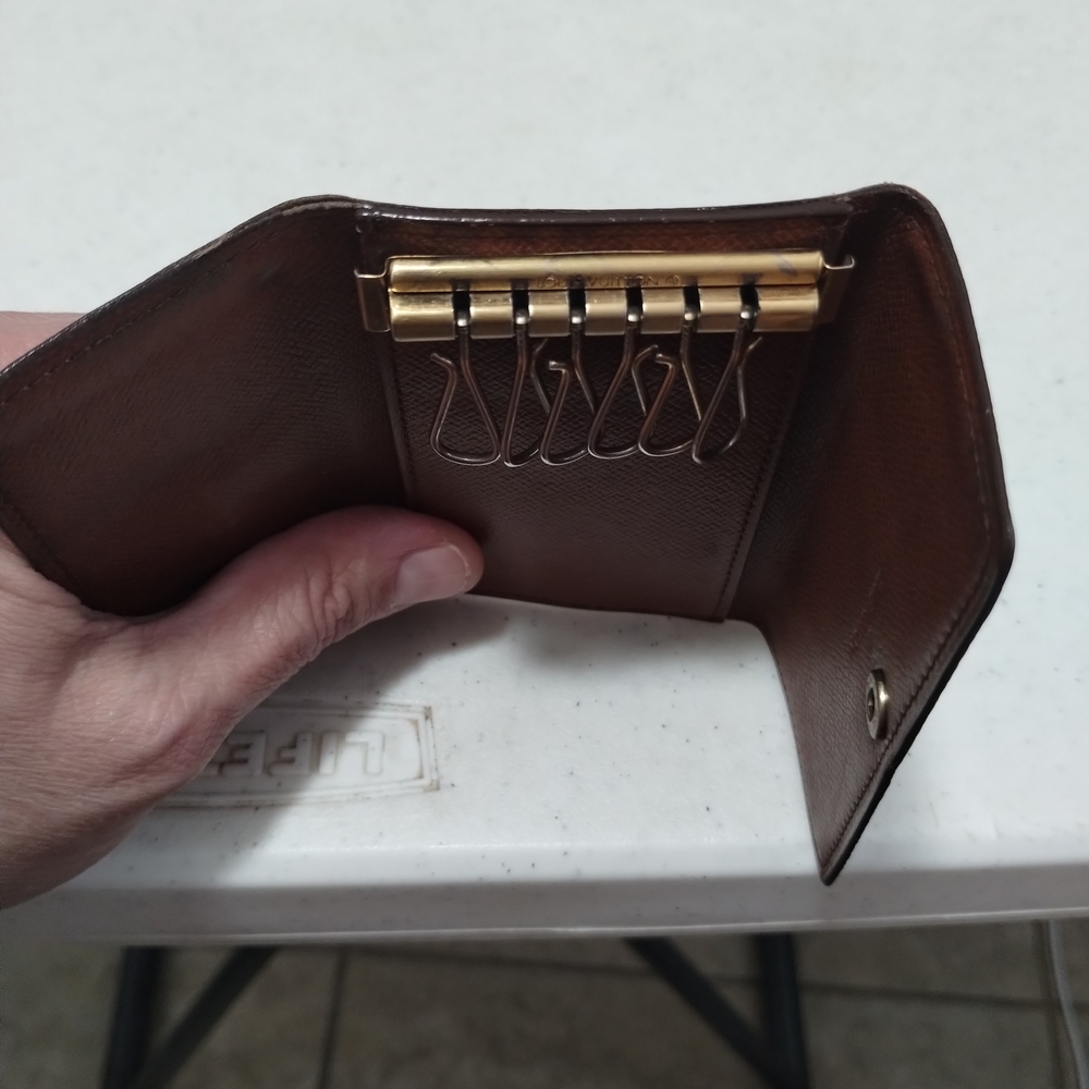 Authentic LV Louis Vuitton Brown Mono Key Holder with All Keys and COA - Picture 13 of 14